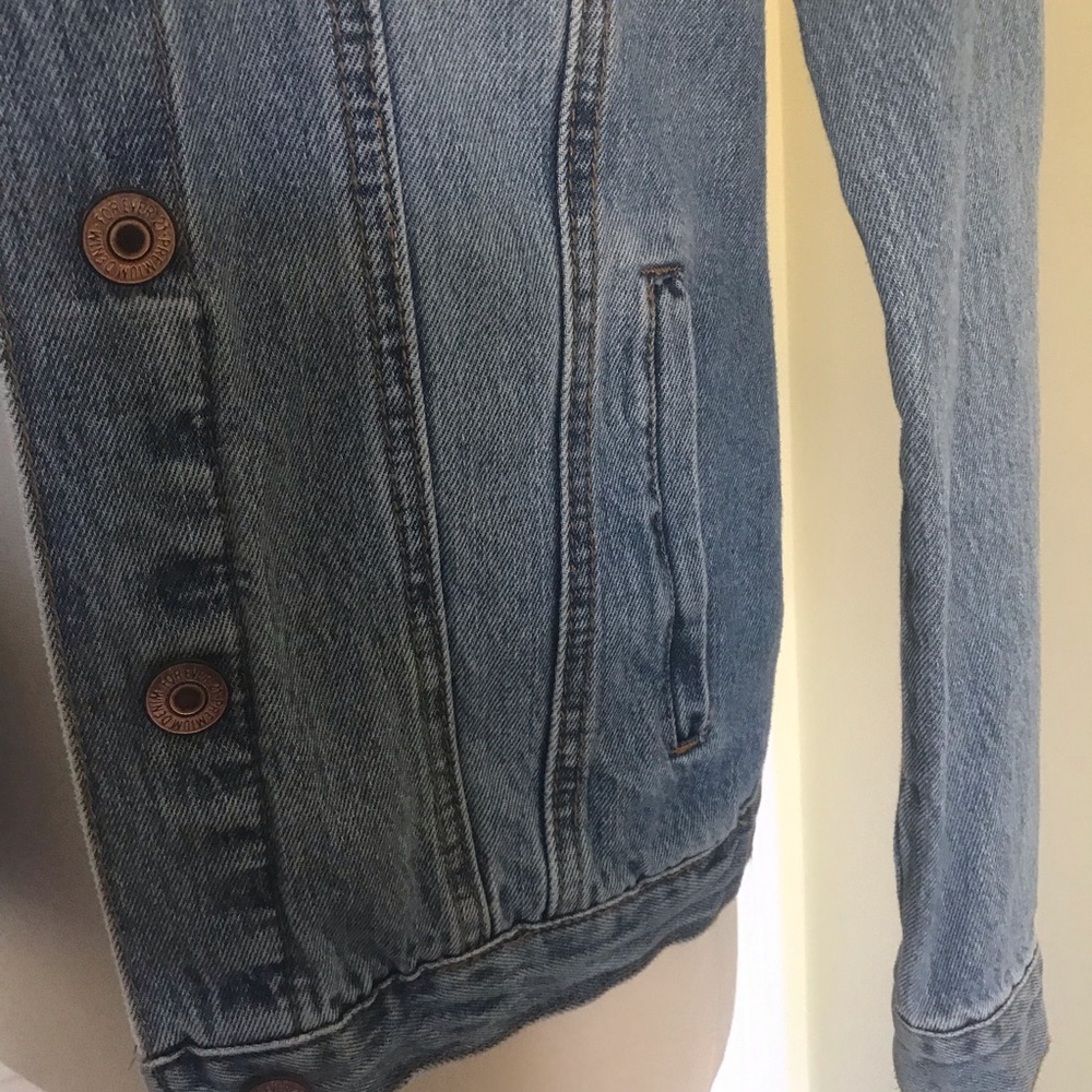 Forever 21 faux shearling denim jacket - Picture 6 of 6